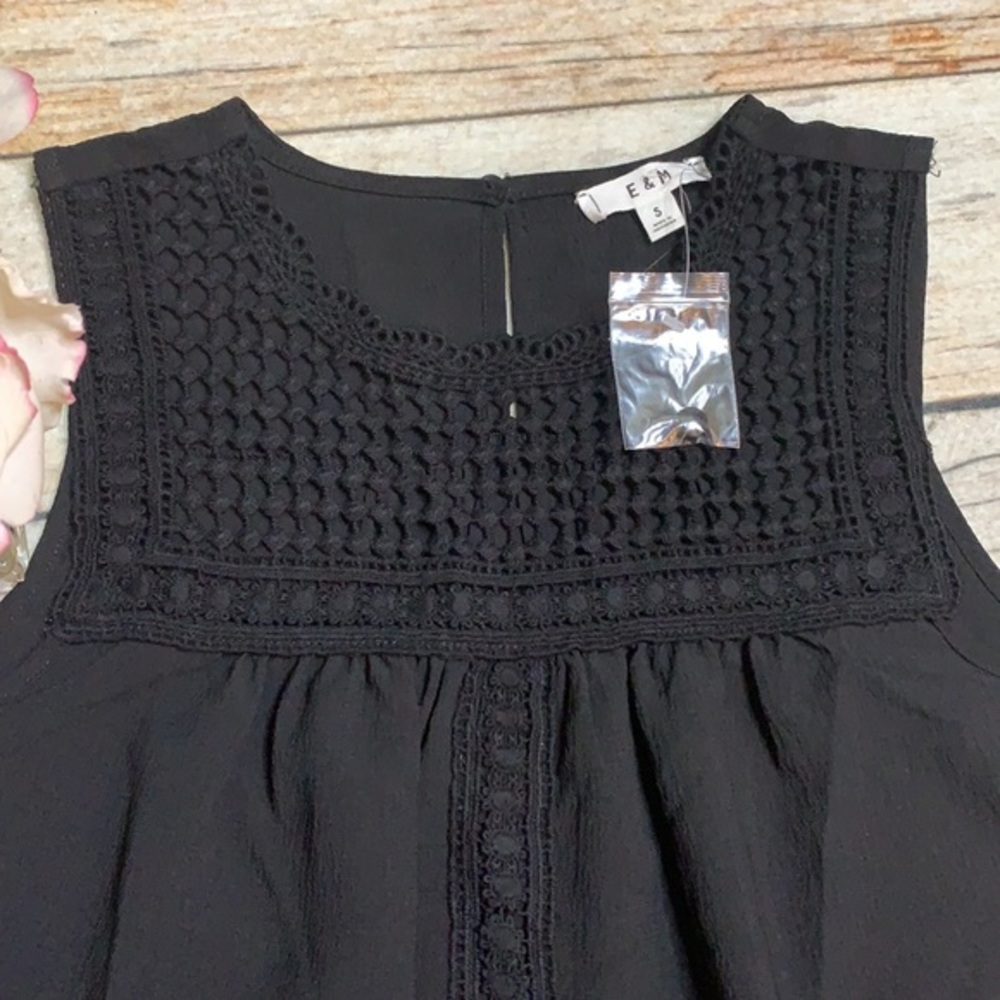 Ladies Boho style warm weather top - Picture 2 of 7